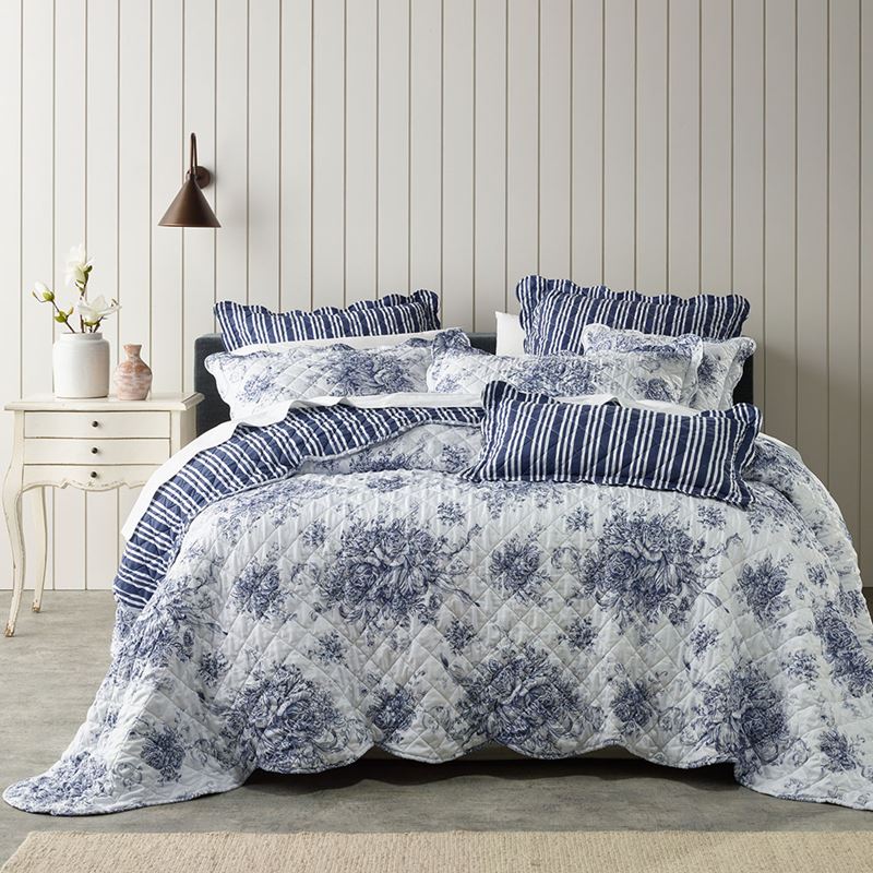 Amorette Blue Bedspread Set