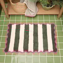 Scallop Stripe Spinach & Natural Bath Mat