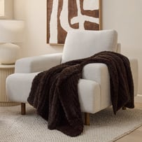 Munich Feather Yarn Chocolate Throw