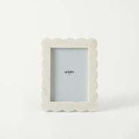 Sara White Scalloped Marble Frame