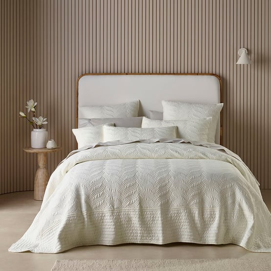 Kamala Cream Bedspread Set Separates
