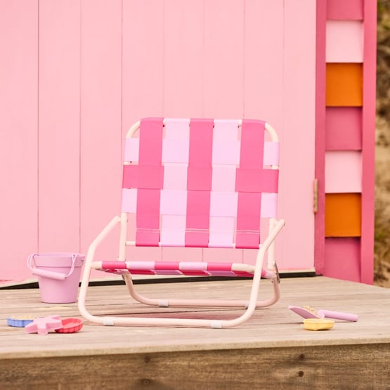 Pinks Strap Woven Beach Chair