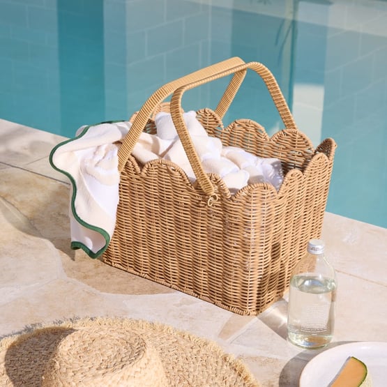 Scallop Natural Picnic Basket