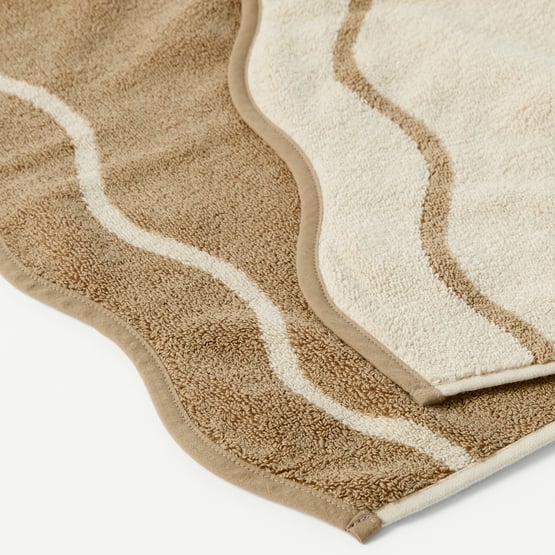 Bella Scallop Natural & Almond Towel Range