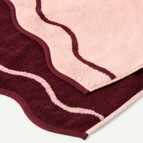 Bella Scallop Pearl Pink & Cabernet Towel Range 