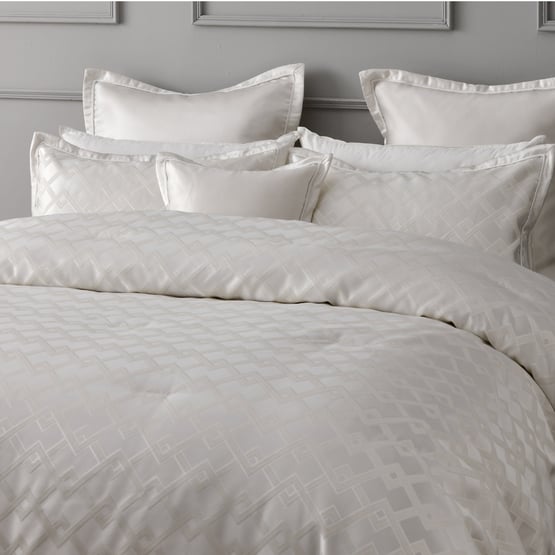 Firenze Pearl Comforter Set