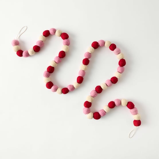 Pom Pom Red & White Garland