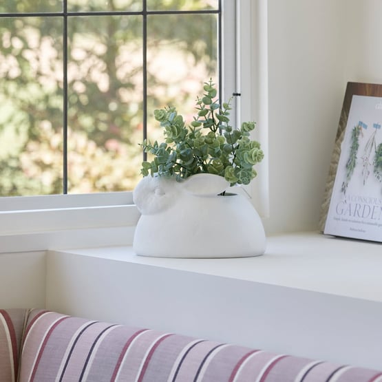 Rabbit White Planter