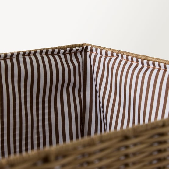 Scalloped Natural Divided Laundry Basket