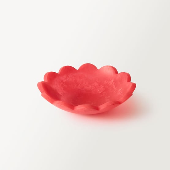 Calypso Resin Matte Raspberry Medium Scalloped Bowl