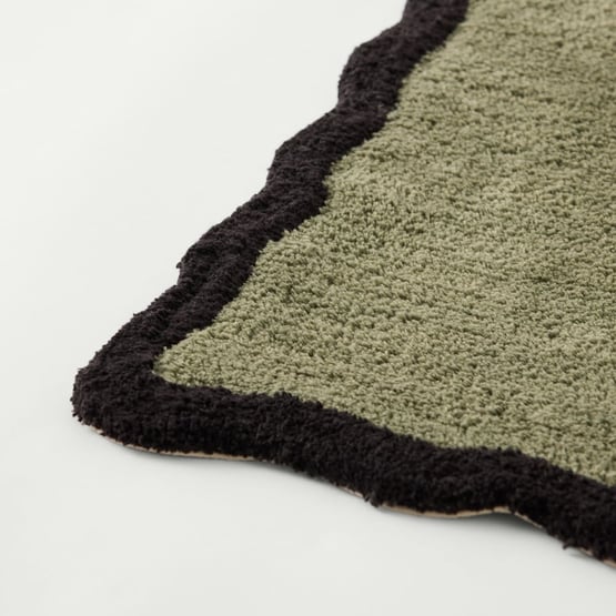 Scallop Moss & Black Edge Bath Mat