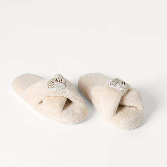 Beaded Shell Crossover Ivory Fur Slipper