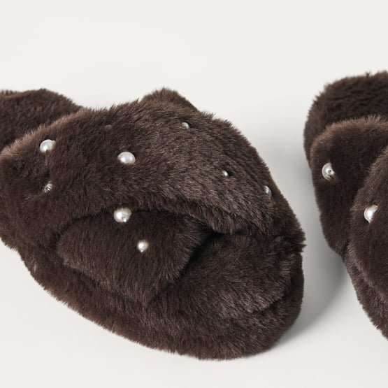 Beaded Pearl Crossover Chocolate Fur Slipper