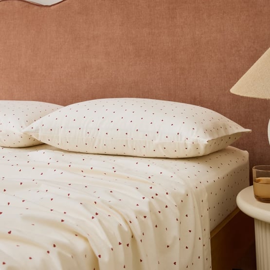  Darling Hearts Coconut & Cherry Flannel Pillowcases