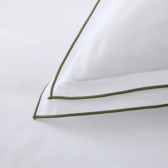 Egyptian Cotton White & Green Split Border Pillowcase 