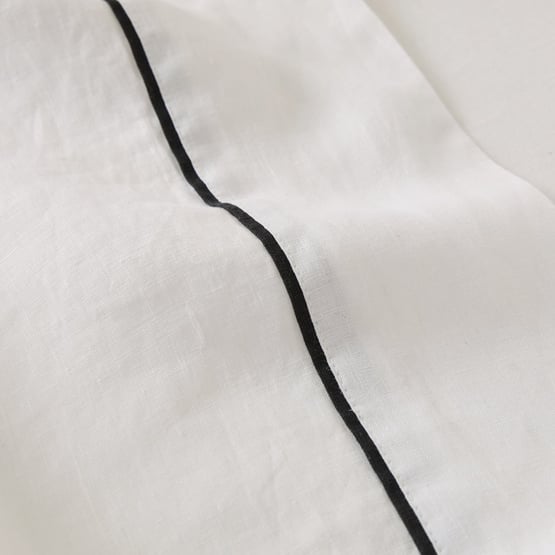 Vintage Washed Linen White & Onyx Flat Piped Sheet Separates