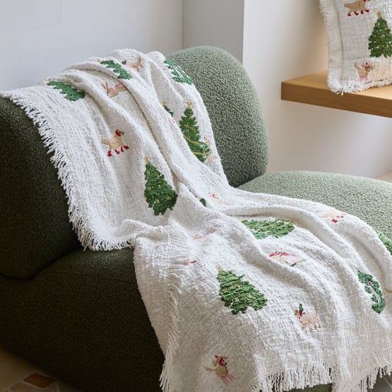 Christmas Cavoodles Village White Throw