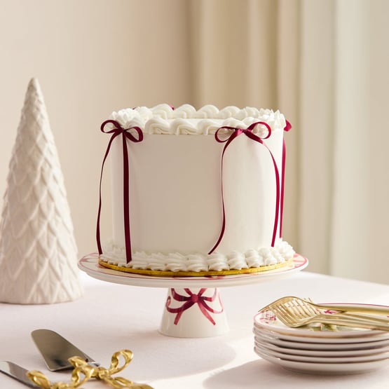Bow & Bright Pink Cake Stand
