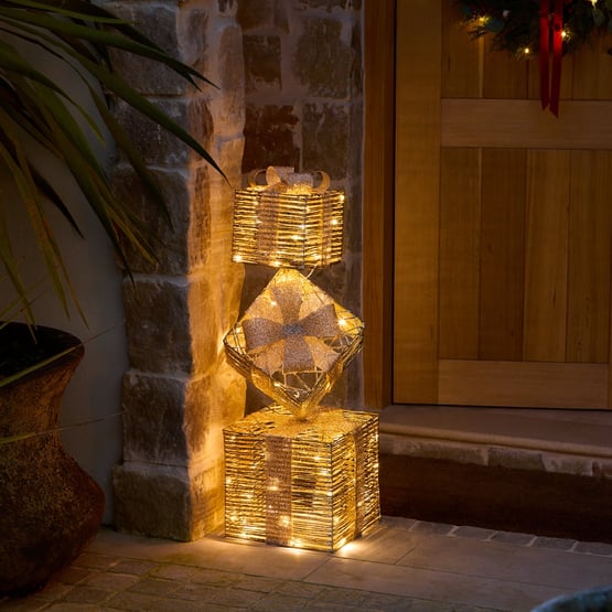 Sparkling Gold LED Square Presents