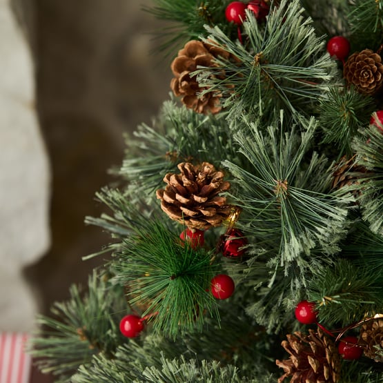 Pinecone & Berries Multi String Lights