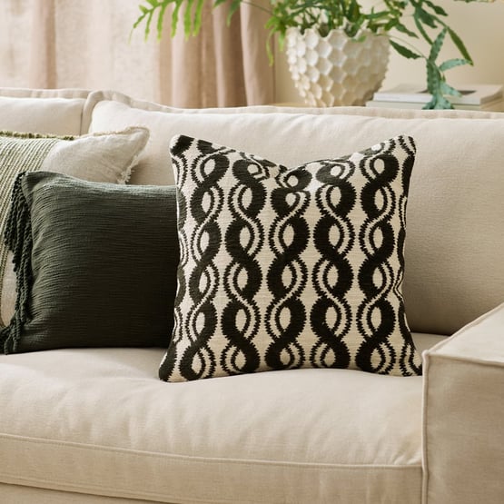 Mira Chive Chain Cushion