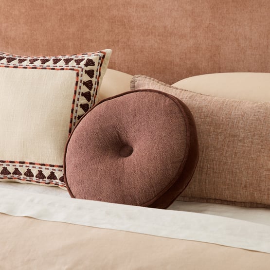 Bailey Nutmeg Round Cushion