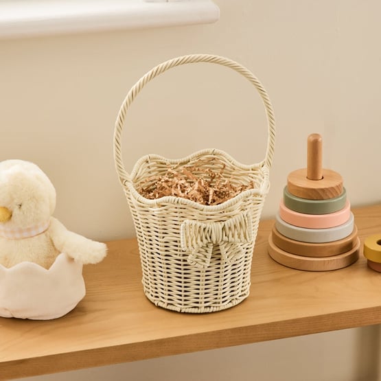 Bow Cream Carry Basket