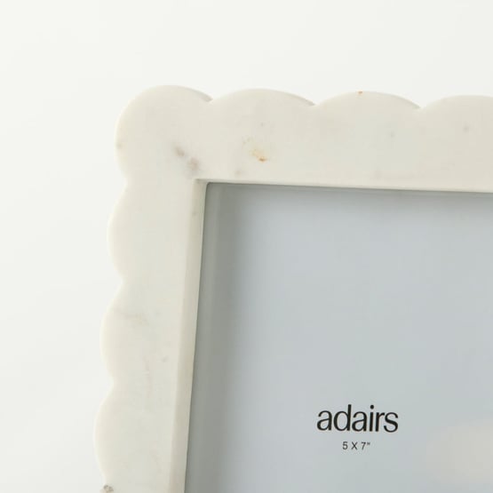 Sara White Scalloped Marble Frame