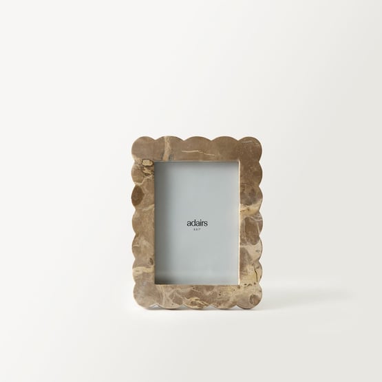 Sara Beige Scalloped Marble Frame