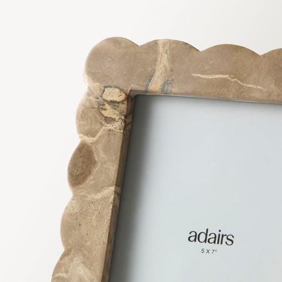 Sara Beige Scalloped Marble Frame