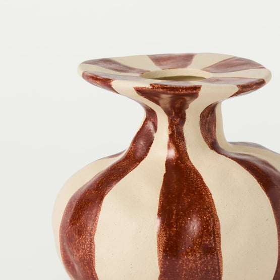 Tagari Cinnamon & White Short Vase
