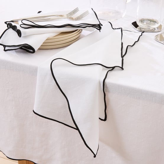 Lulu White & Black Napkins Pack of 4