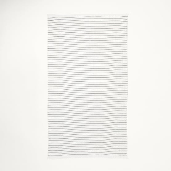 European Migsa White & Black Throw