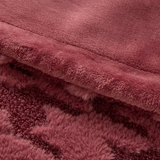 Latvia Mulberry Houndstooth Blanket