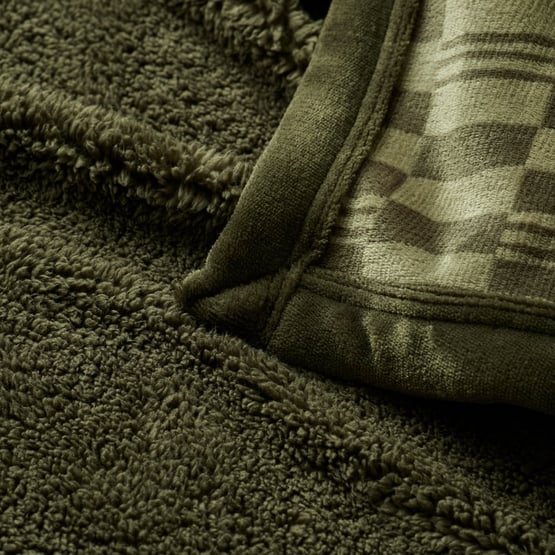 Sherpa Ivy Tile Throw