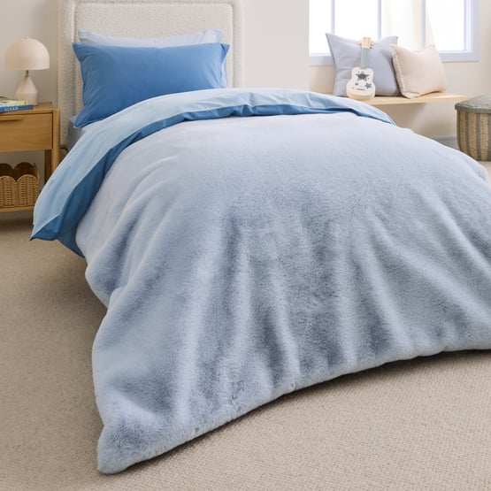 Recycled Faux Fur Sky Throw
