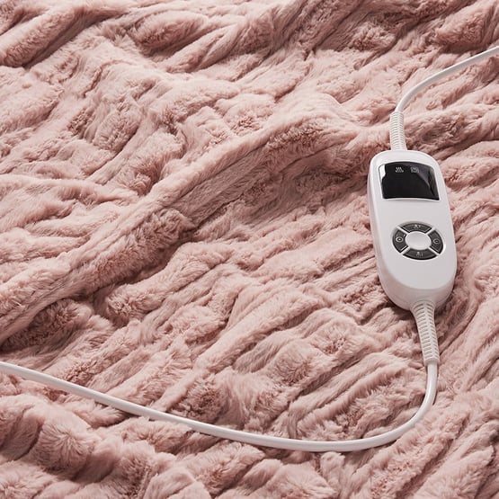 Deluxe Heated Pink Faux Fur Blanket