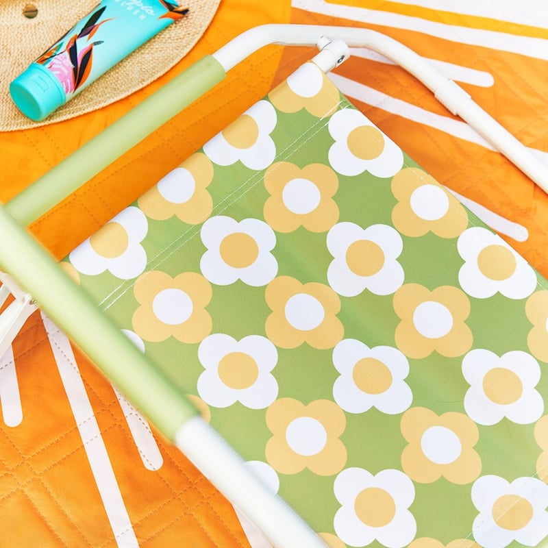 Retro Grid Daisy Green Beach Chair