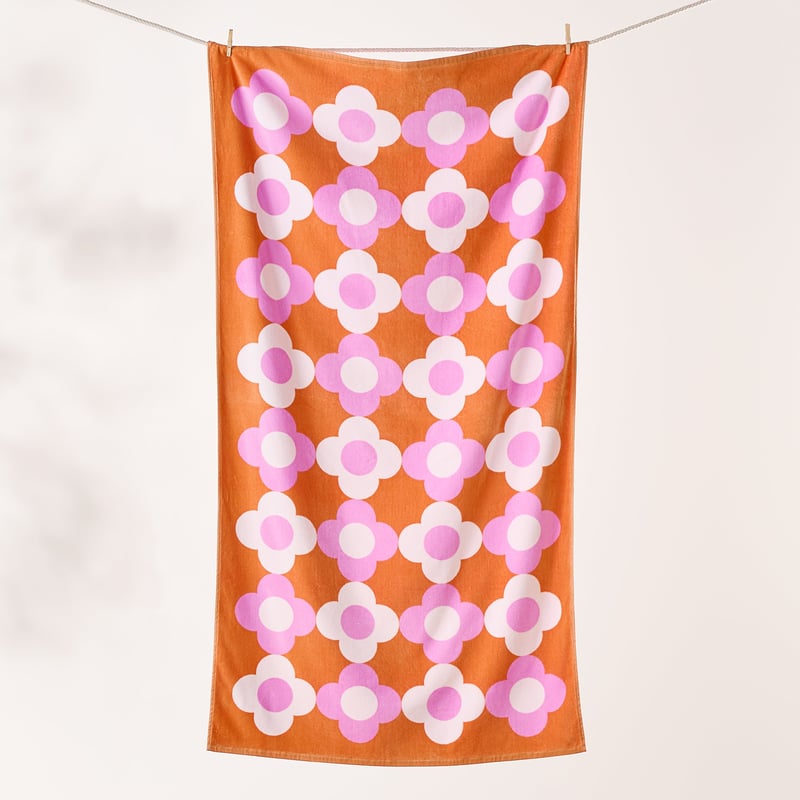 Velour Retro Grid Daisy Pink Beach Towel