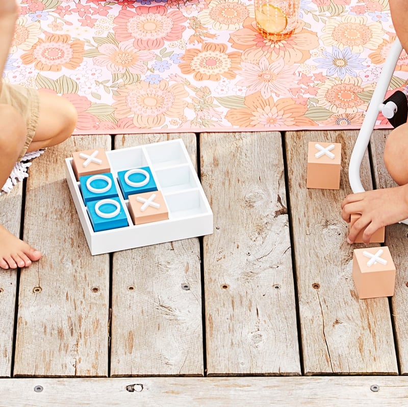 Noughts & Crosses Summer Game