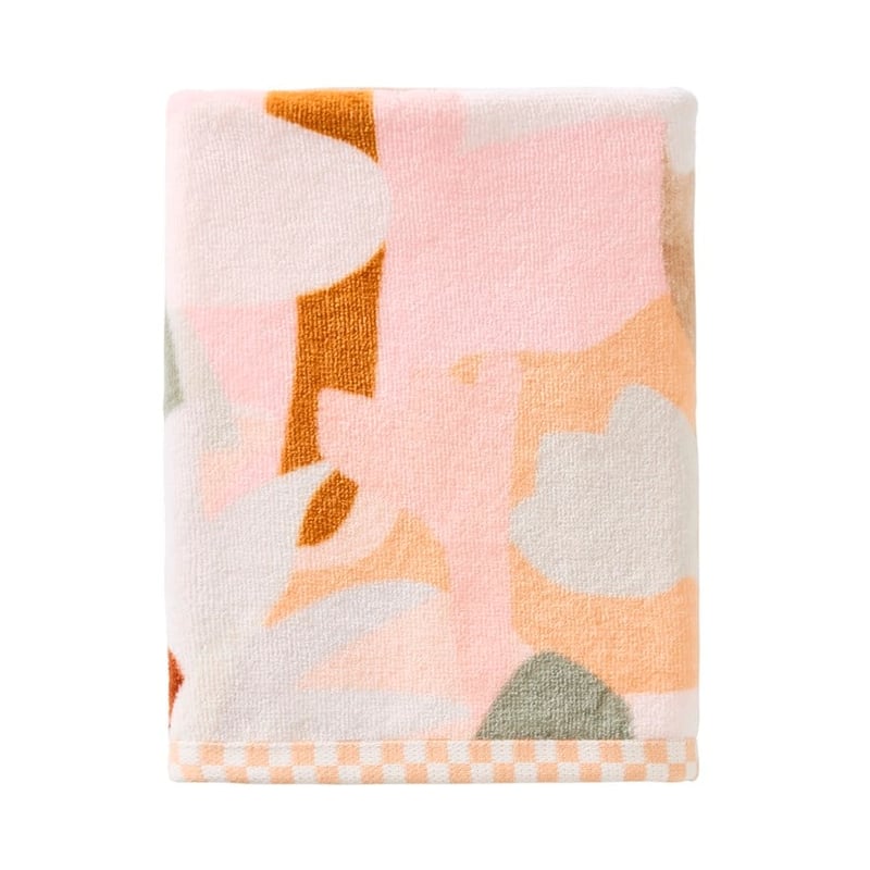 Kimmy Hogan Paper Daisies Whisper Pink Towel Range