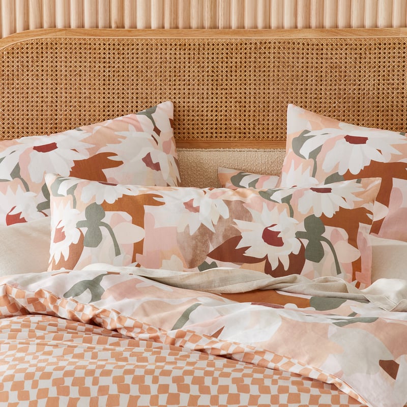 Kimmy Hogan Paper Daisies Whisper Pink Quilt Cover Separates