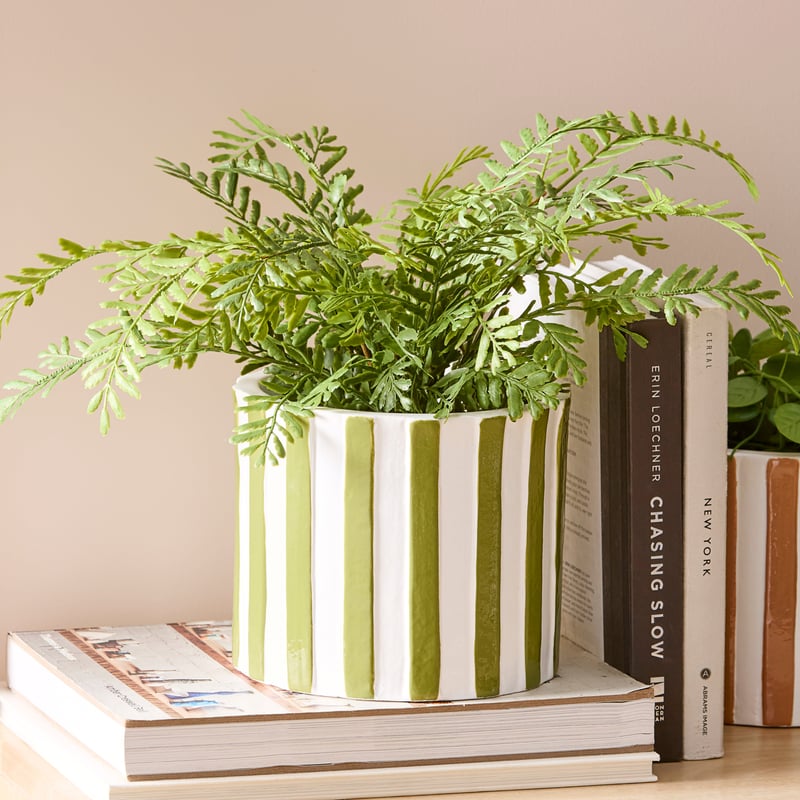 Retreat Green Pot