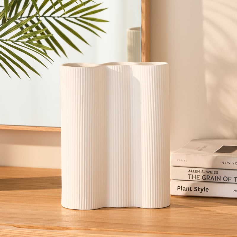 Giglio White Wide Vase