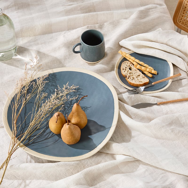 Luna Midnight Servingware