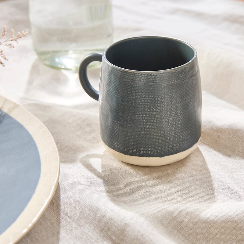 Luna Midnight Servingware