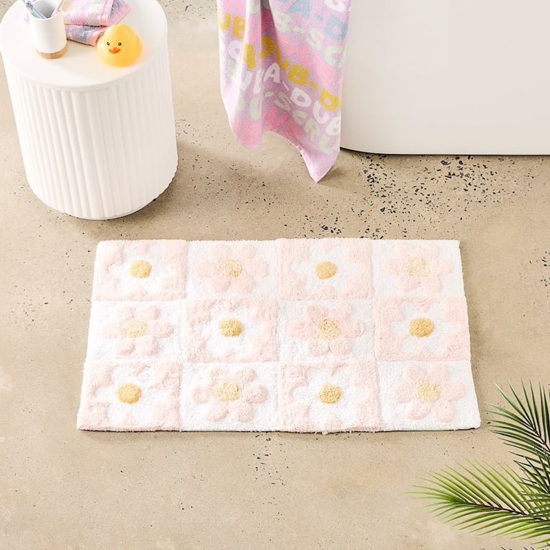 Daisy Pink Bath Mat