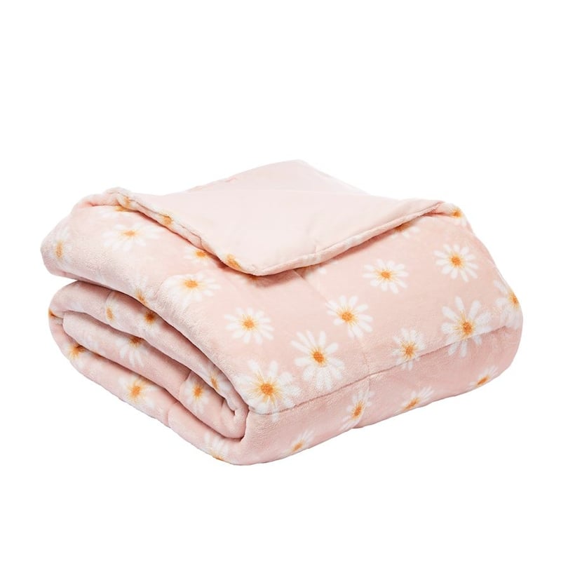 Super Cuddly Pink Daisy Chain Blanket