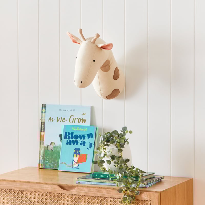 Animal Friends Giraffe Wall Decor