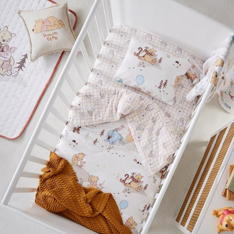 Winnie the Pooh Adventure Awaits Bedlinen Cot Natural